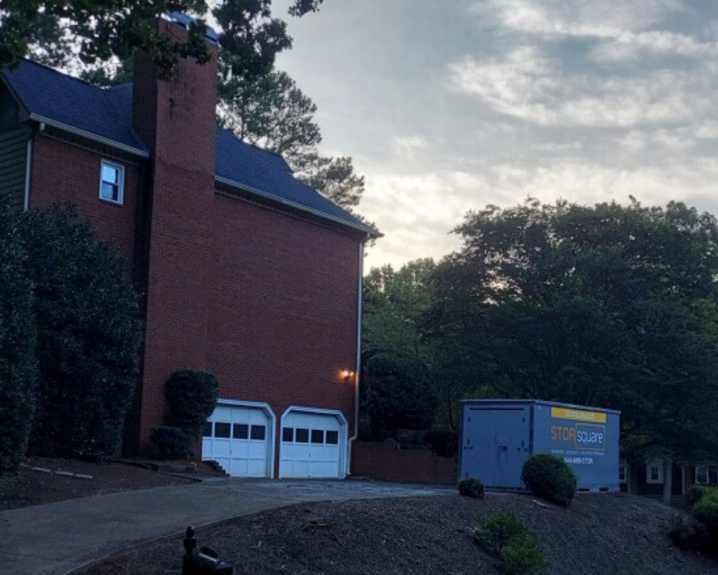 mobile storage units in Loughman