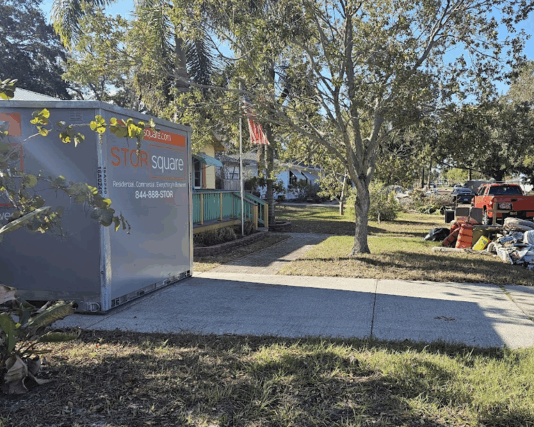 furniture storage pods in Clermont