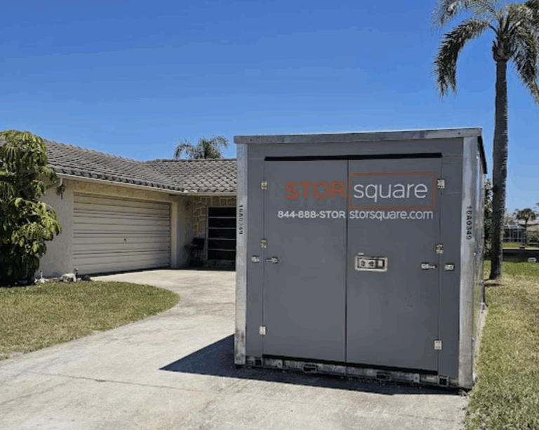 furniture storage pods in Saint Cloud