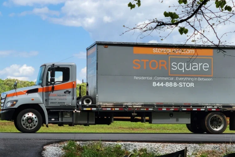 STORsquare portable self storage moving truck serving homes in the Lakeland area